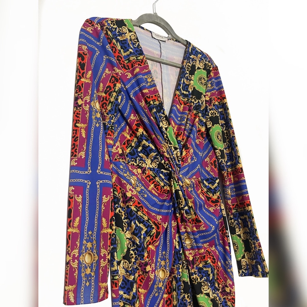 Eye-catching bold print jersey dress
